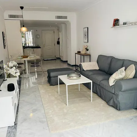 Senorio De Gonzaga- Cozy Patio With Own Access To Pool Appartamento