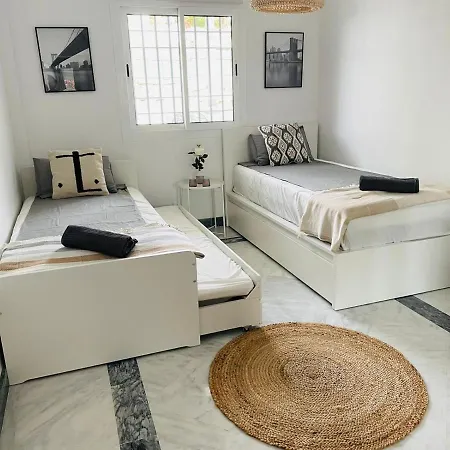 Appartamento Senorio De Gonzaga- Cozy Patio With Own Access To Pool Marbella