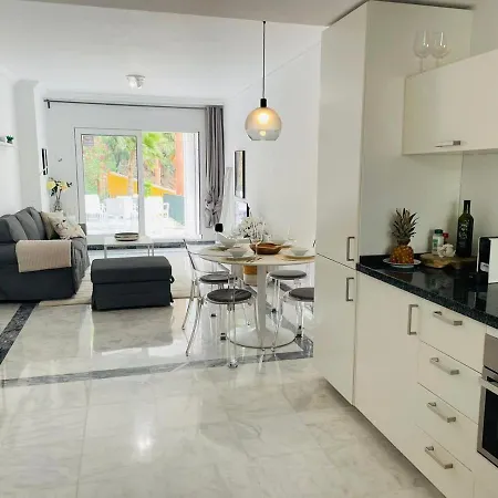 Senorio De Gonzaga- Cozy Patio With Own Access To Pool Appartamento Marbella