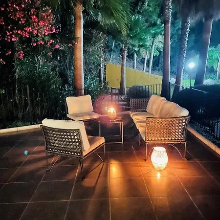شقة Senorio De Gonzaga- Cozy Patio With Own Access To Pool ماربيا